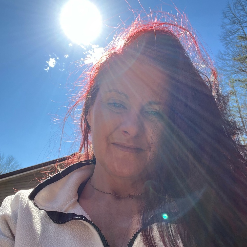 Meet your Posher, Crystal